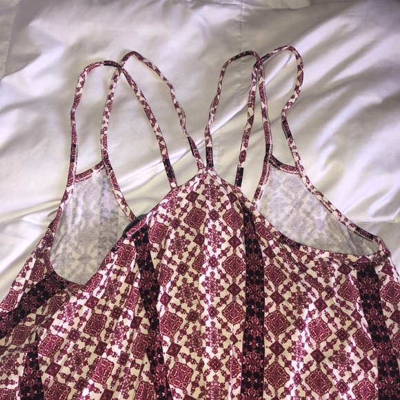 Red and white patterned tank top - Picture 2 of 2